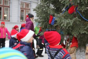 gammeldags-juletrefest-roros-julemarked